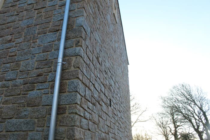 Premium cropped granite walling stone