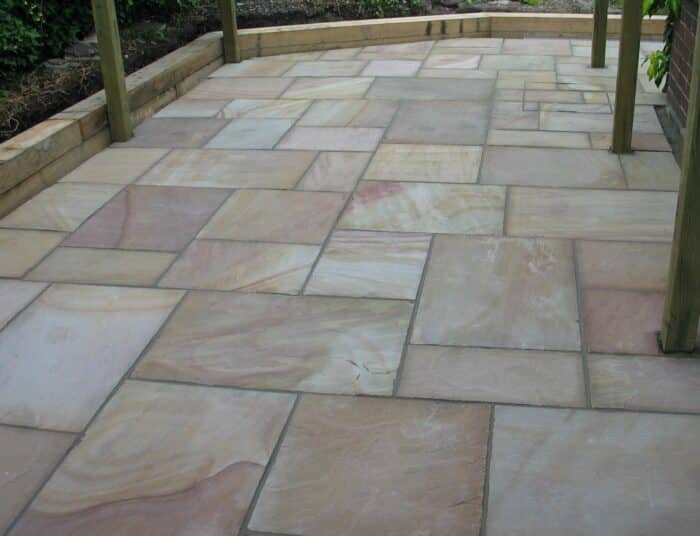 Rippon buff sandstone paving